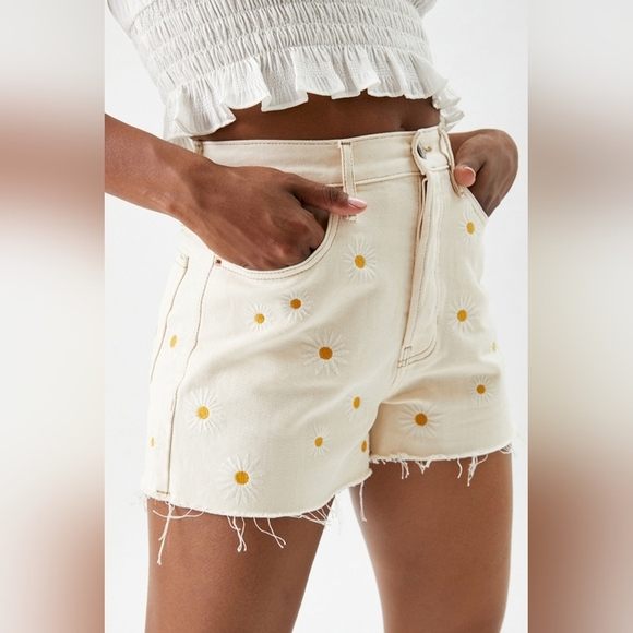 PacSun Daisy Embroidered Ultra High Waisted Vintage Denim ShortsSize 29 NWT - Picture 16 of 16